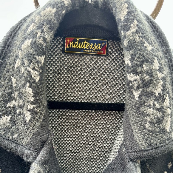 Indutexsa Womens Thick Knit Charcoal Gray Floral Jacket - Picture 2 of 12